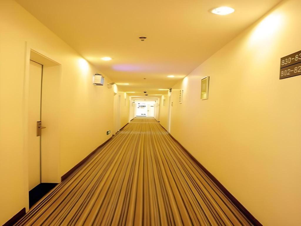 7 Days Inn Luzhou Commercial Pedestrian Street Center Экстерьер фото
