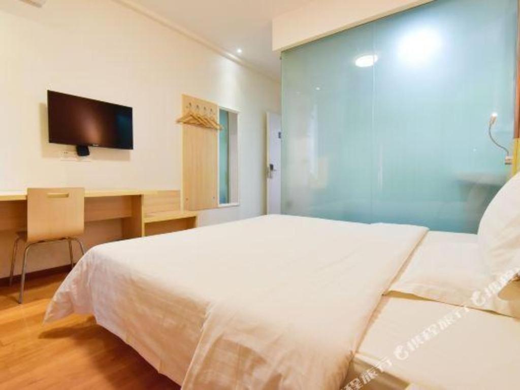 7 Days Inn Luzhou Commercial Pedestrian Street Center Экстерьер фото