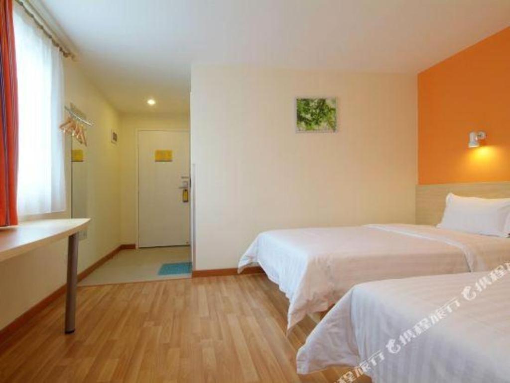 7 Days Inn Luzhou Commercial Pedestrian Street Center Экстерьер фото
