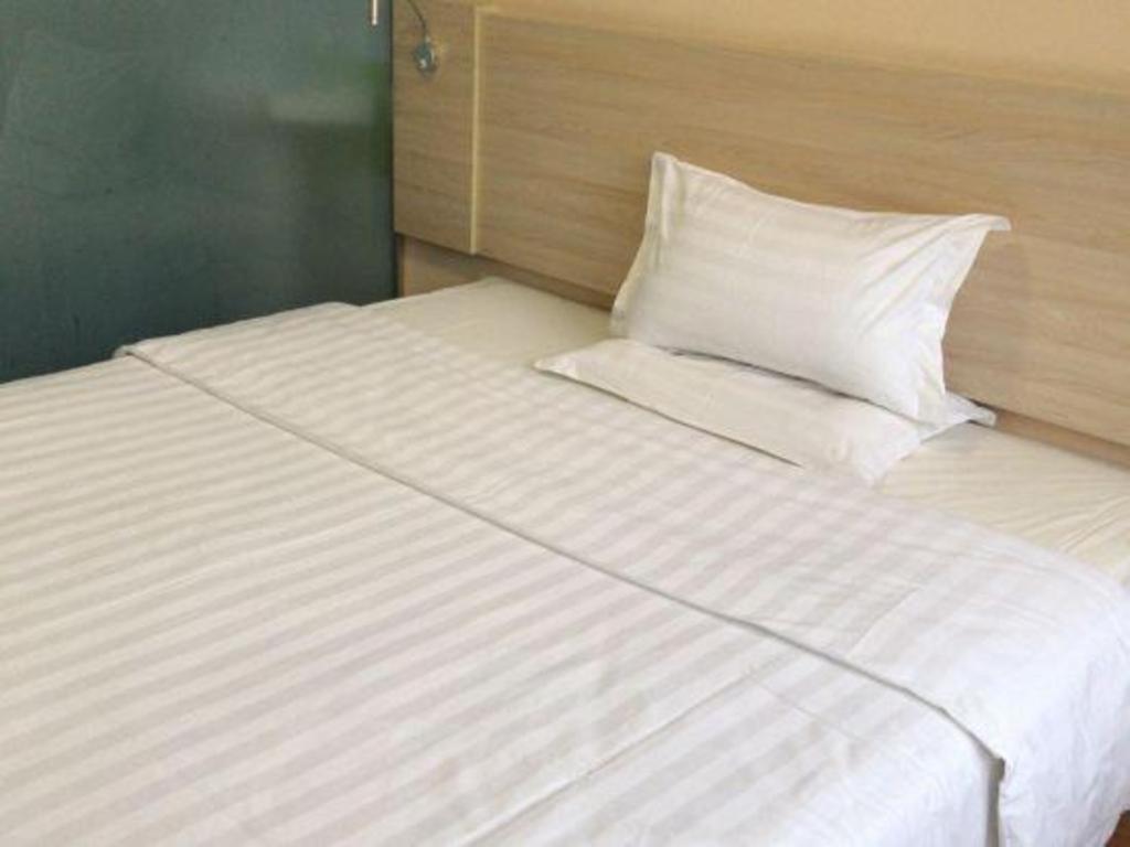 7 Days Inn Luzhou Commercial Pedestrian Street Center Экстерьер фото