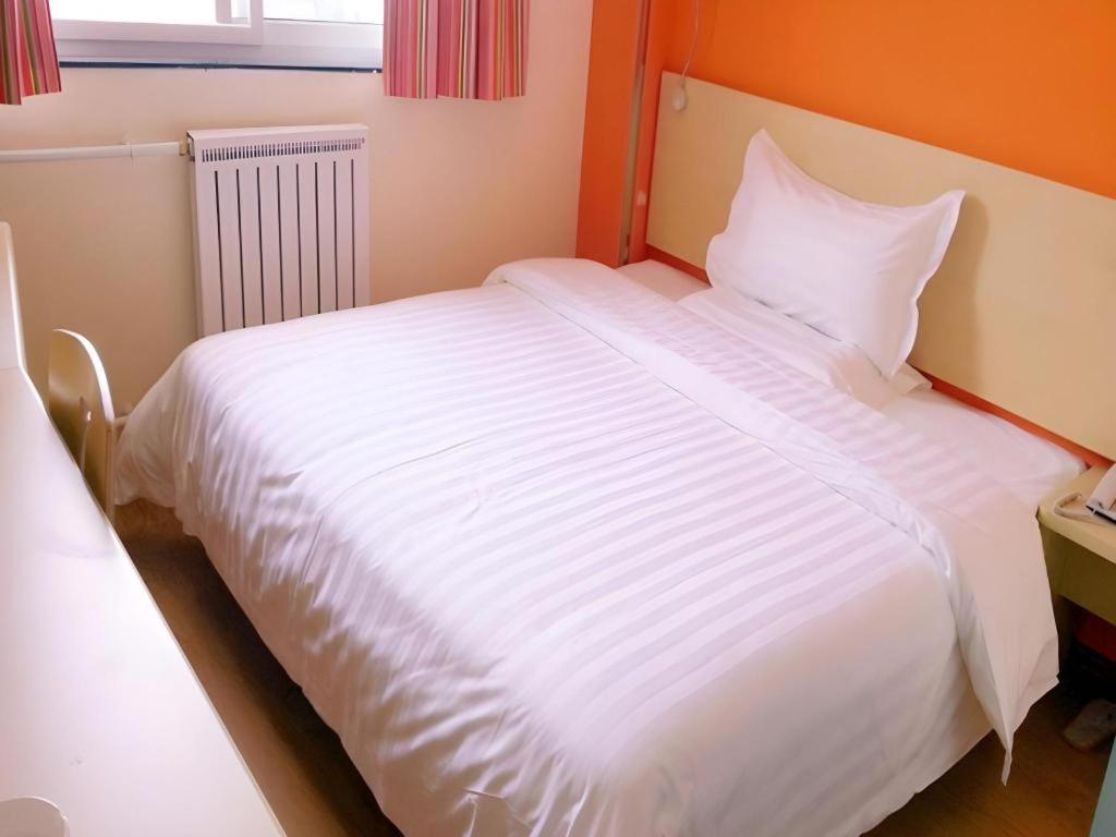 7 Days Inn Luzhou Commercial Pedestrian Street Center Экстерьер фото