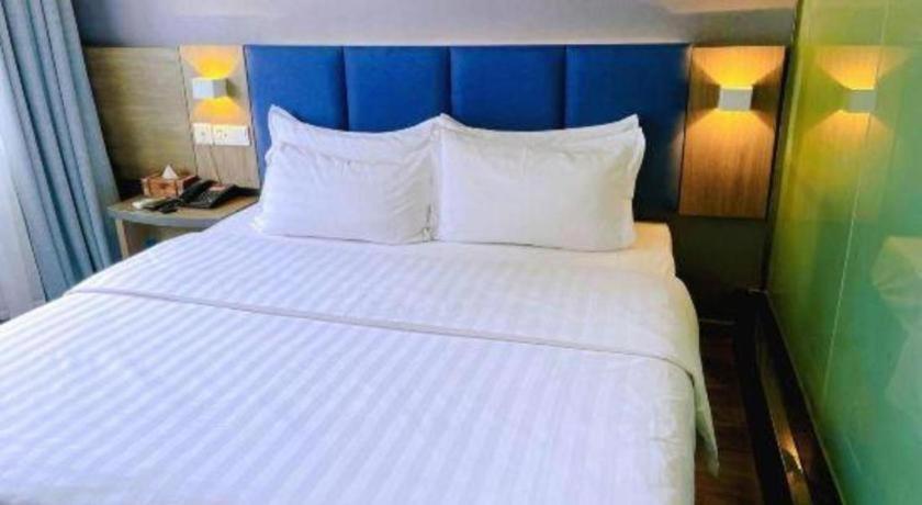 7 Days Inn Luzhou Commercial Pedestrian Street Center Экстерьер фото